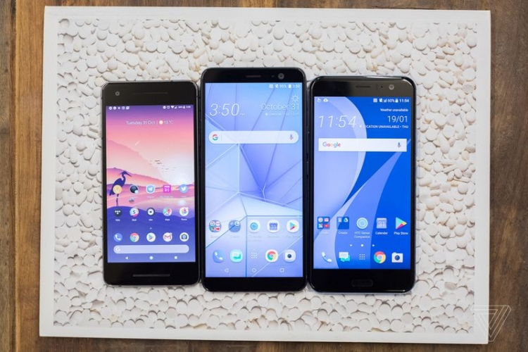  Google Pixel 2, HTC U11 Plus и HTC U11 (The Verge) 