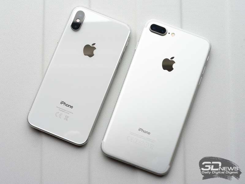  iPhone X и iPhone 7 Plus, вид сзади 