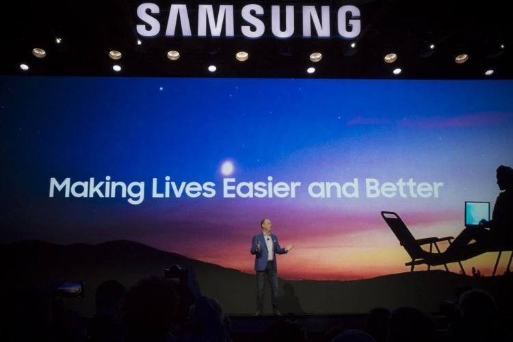 CES 2018: Samsung продемонстрировала гибкие смартфоны на закрытой встрече"