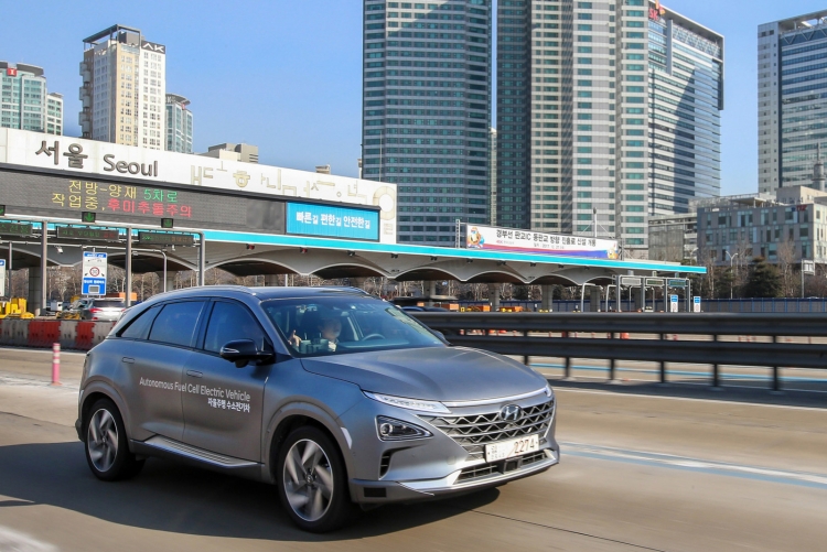 Пять автономных автомобилей Hyundai преодолели путь из Сеула в Пхёнчхан со скоростью больше 100 км