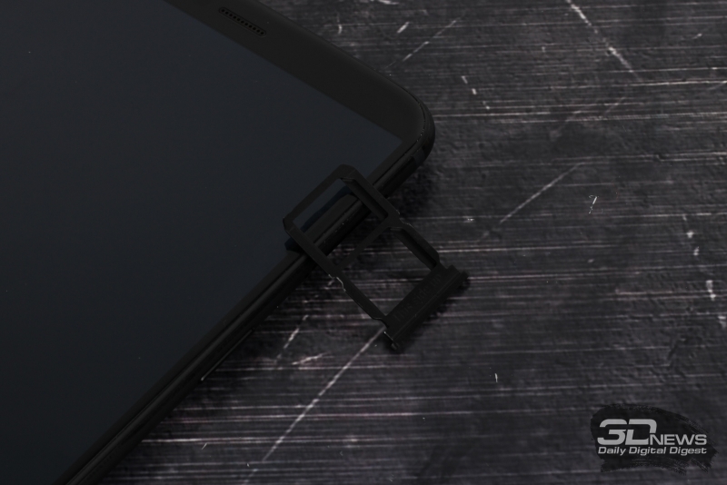  OnePlus 5T, слот для двух карточек стандарта nano-SIM 