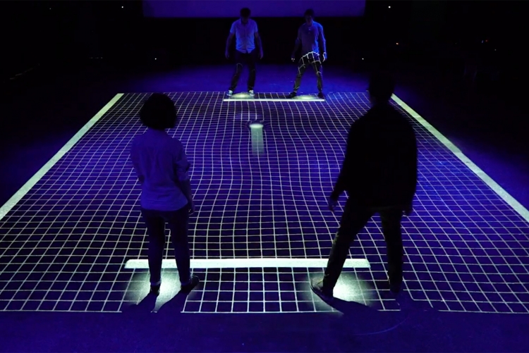Видео дня: двигаем ногами — играем в интерактивный «пинг-понг» GRID