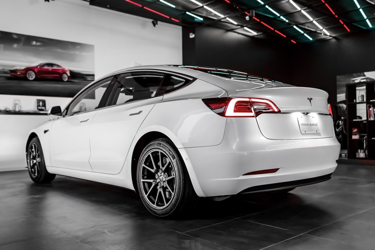 В Москве состоялась презентация «народного» электромобиля Tesla Model 3"