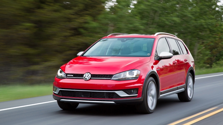 Volkswagen планирует оснащать средствами связи WLANp все свои автомобили"