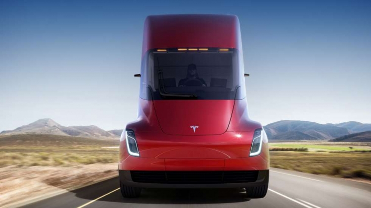 DHL планирует снизить расходы благодаря электрическим грузовикам Tesla Semi"