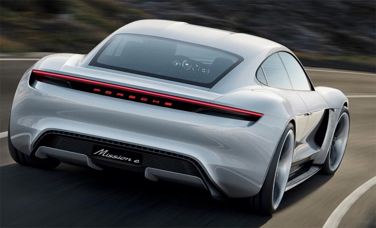 Porsche создаст для электрокара Mission E сеть станций быстрой зарядки"