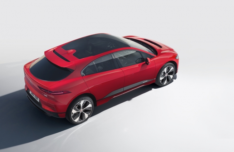 Электрокроссовер Jaguar I-PACE: ударим автопробегом по позициям Model X"
