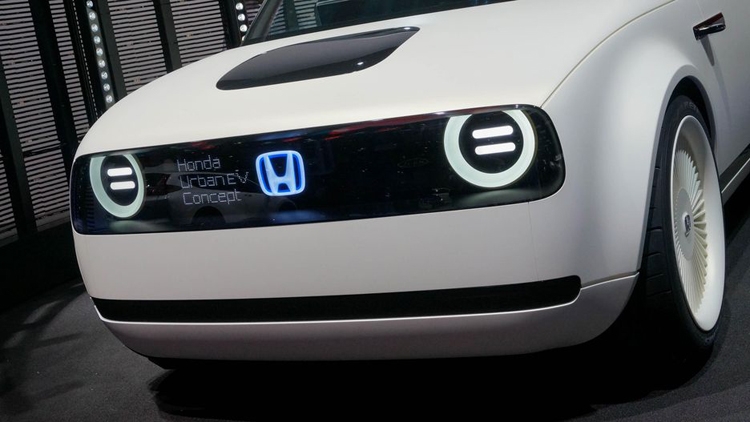 Электрокар в ретро-стиле Honda Urban EV поступит в продажу в 2019 году"