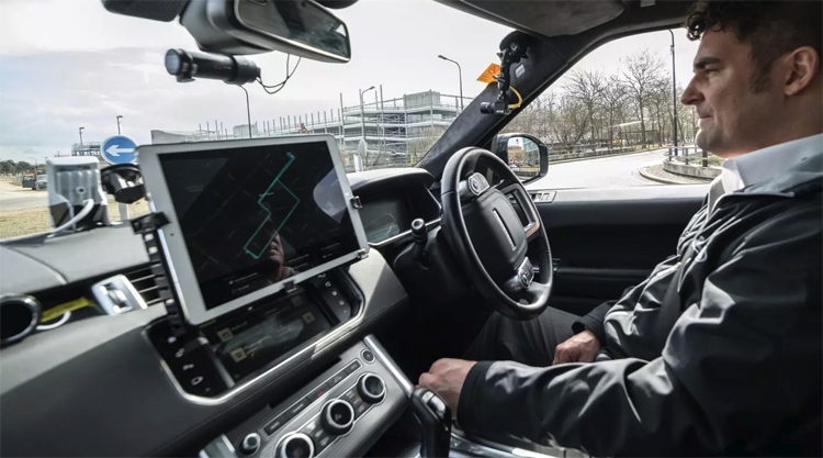 В Jaguar Land Rover разработана передовая система автономной парковки"