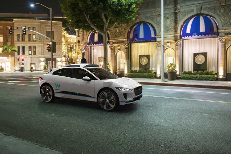 Waymo покупает 20 000 электромобилей Jaguar I-PACE"