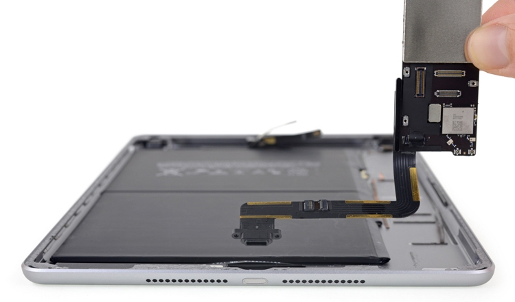 iFixit: новый планшет Apple iPad ремонту не подлежит"