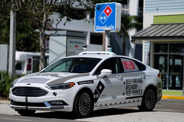 Ford начнёт масштабное развёртывание сервиса робомобилей к 2021 году"