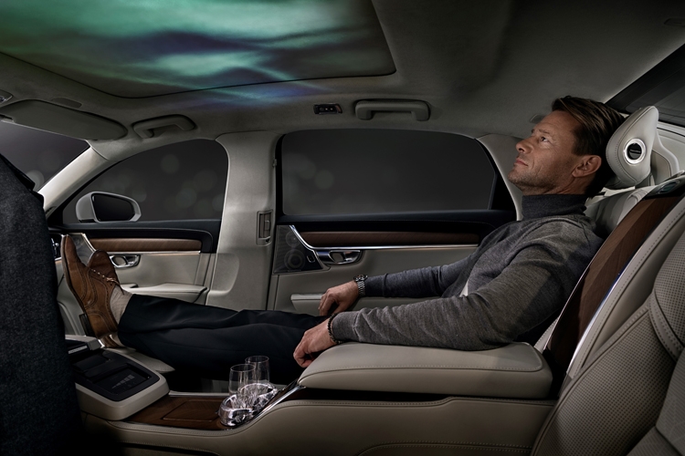 Volvo S90 Ambience Concept: атмосфера роскоши нового уровня в автомобиле"