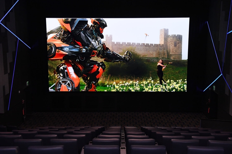 Десятиметровый 4К-экран для кинотеатров Samsung Onyx эксперты оценили в $800 тыс."