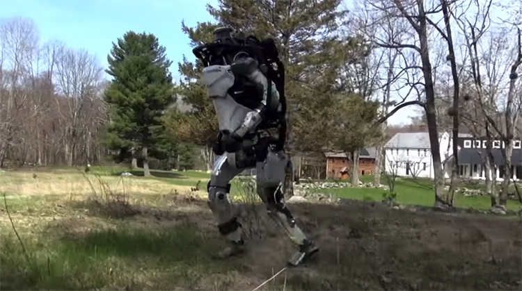 Видео дня: робот Boston Dynamics Atlas вышел на прогулку"