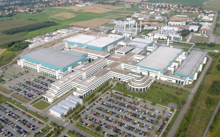  Заводской комплекс GlobalFoundries в Дрездене (бывший завод AMD) 