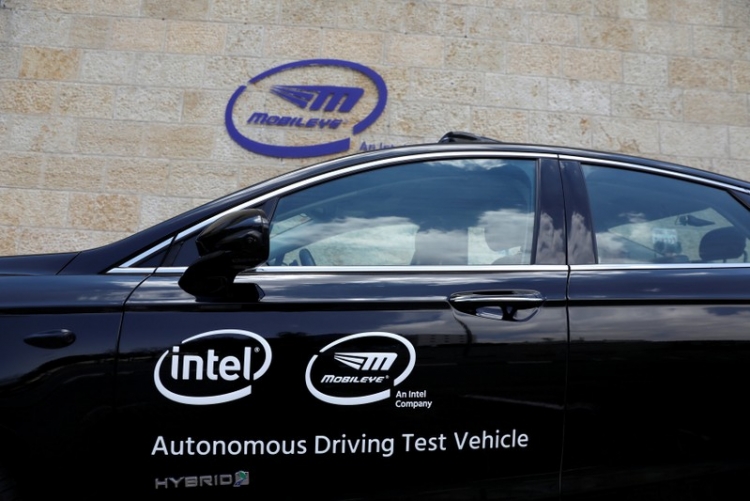 «Дочка» Intel поставит технологию автономного вождения для 8 млн автомобилей"