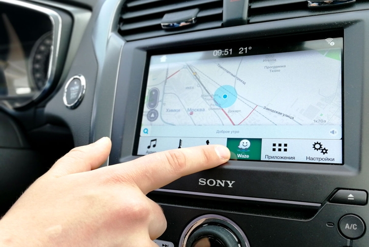 Все автомобили Ford в России и мире обзаведутся навигацией Waze"
