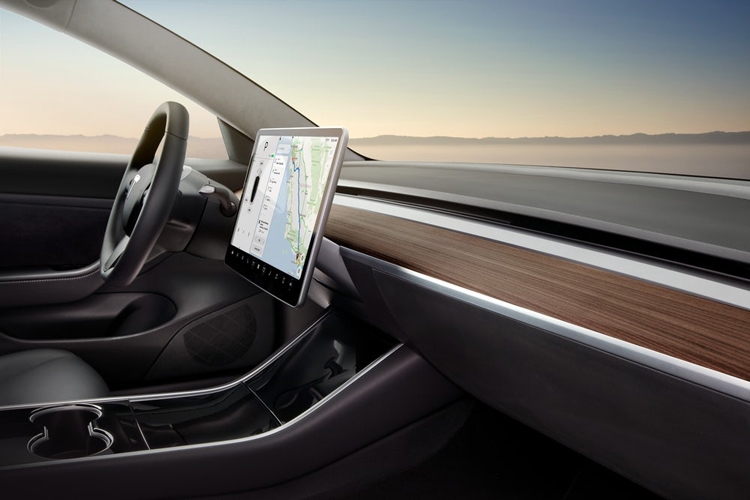 Tesla Model 3 Performance: разгон до «сотни» за 3,5 секунды"
