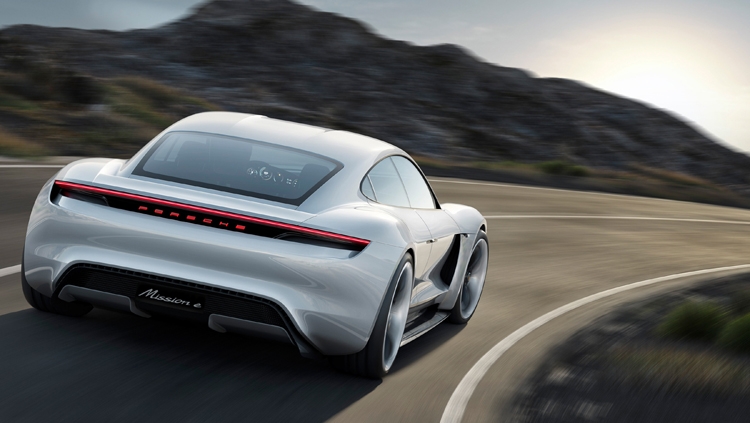Porsche Taycan: электрокар Mission E обрёл официальное имя"