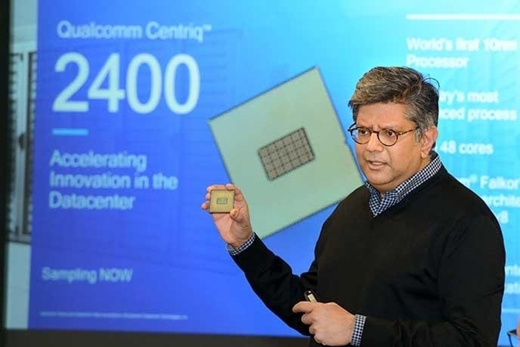  Ананд Чандразекхер демонстрирует 48-ядерный процессор Qualcomm Centriq 2400 