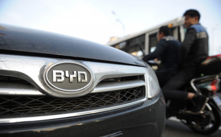 BYD строит крупнейший в мире завод по выпуску автомобильных батарей"