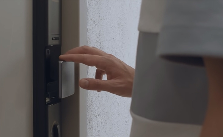 Представлен «умный» дверной замок Samsung с поддержкой Wi-Fi"