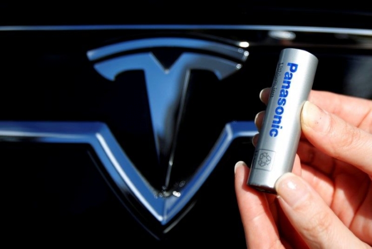 Производитель аккумуляторов для Tesla отказался от поставщика кобальта из-за санкций"