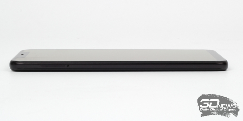  Xiaomi Mi 8, левая грань: слот для двух nano-SIM 