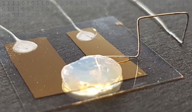 экспериментальный одноатомный транзистор разработки Технологического института Карлсруэ (KIT)