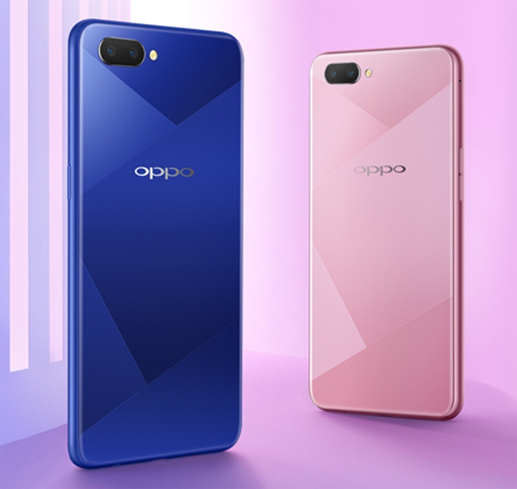 Смартфон OPPO AX5 получил экран с вырезом и три камеры