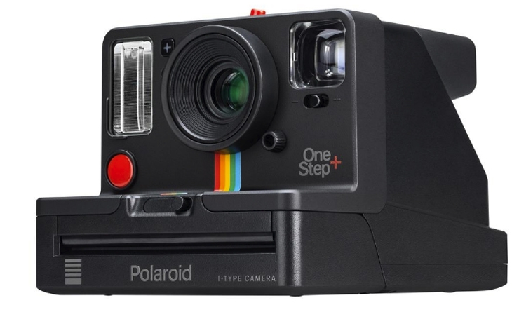Polaroid OneStep+: аналоговая камера моментальной печати"