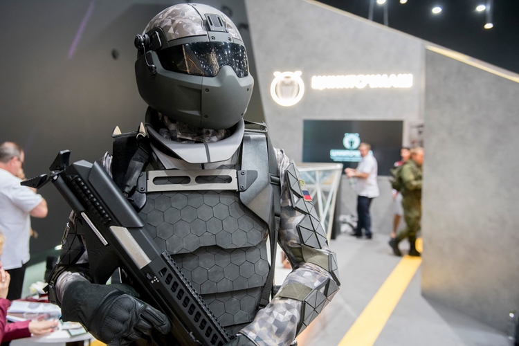 Инженерные войска РФ возьмут на вооружение экзоскелеты в 2019 году