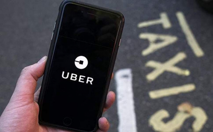 Uber запустил в Великобритании службу круглосуточной телефонной поддержки"