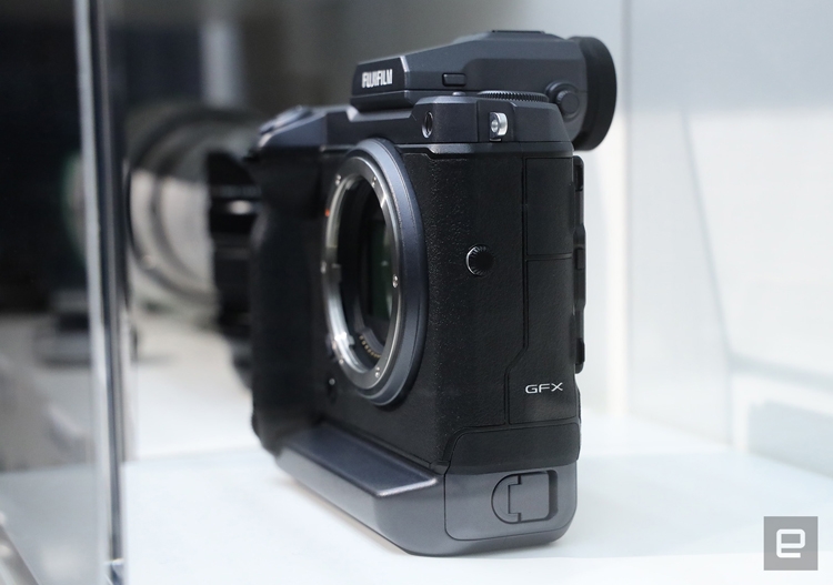 Fujifilm разрабатывает 100-мегапиксельный фотоаппарат"