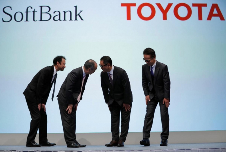 Toyota и SoftBank сформировали альянс по развитию автомобильной электроники"