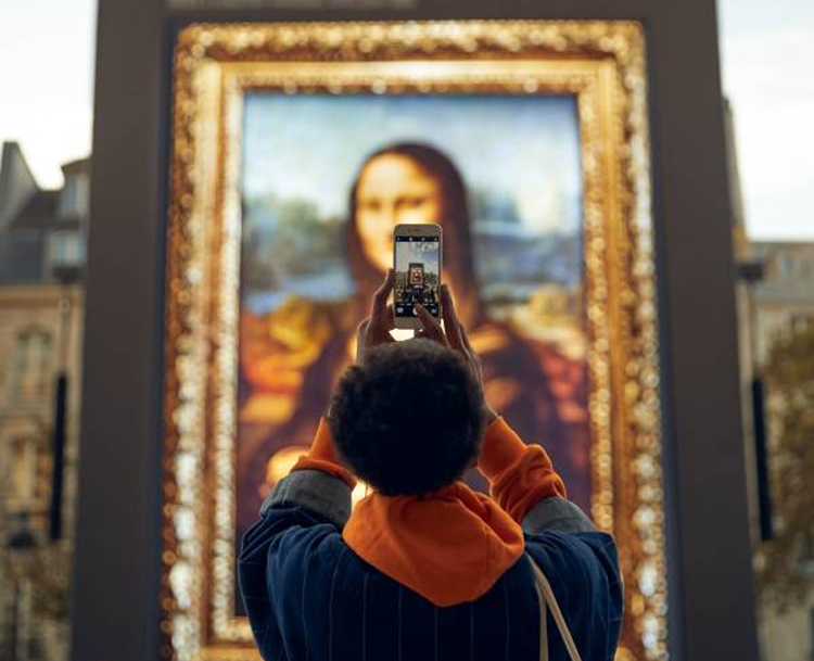 Видео дня: смарт-ассистент BMW оживил «Мона Лизу»"