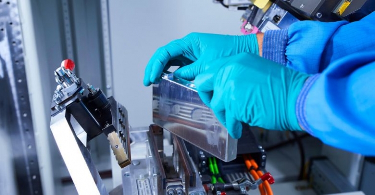 BMW, Northvolt и Umicore займутся разработкой батарей с возможностью повторного использования и переработки"