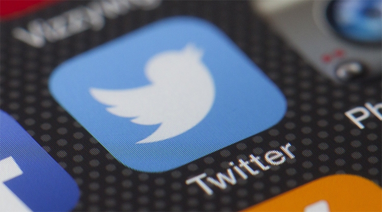 Сервис микроблогов Twitter теряет пользователей"