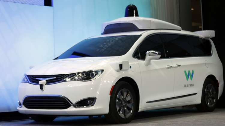 Waymo первой в Калифорнии получила разрешение на тестирование самоуправляемых автомобилей без водителя"