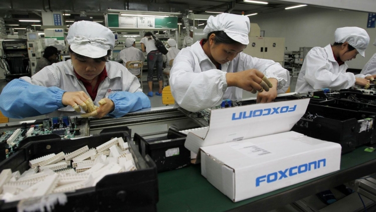 Foxconn намерена задействовать на заводе в Висконсине местную рабочую силу"