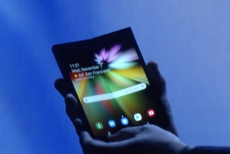 Samsung показала смартфон с гибким дисплеем Infinity Flex"