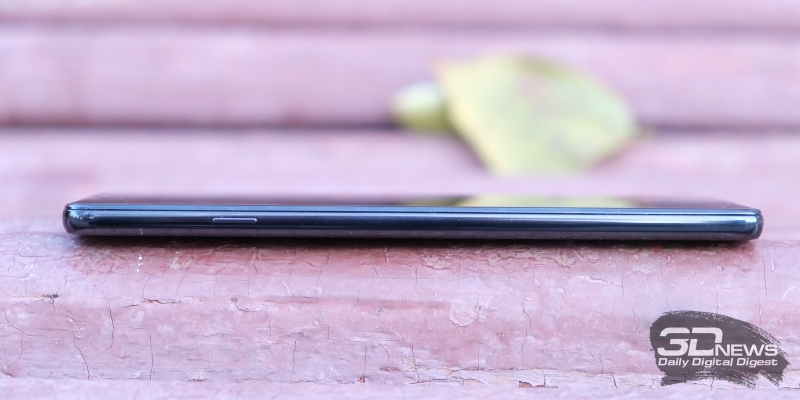  Samsung Galaxy A9 (2018), левая грань: клавиша вызова помощника Bixby 
