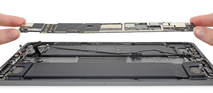 Вскрытие iPad Pro 11": планшет практически не подлежит ремонту"