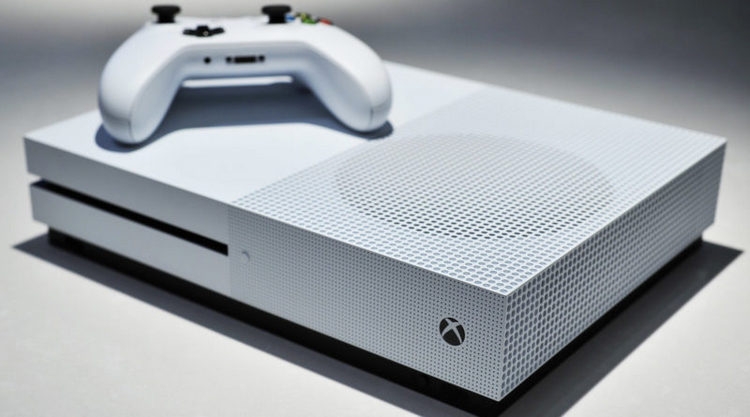 Microsoft готовит консоль нового поколения Xbox Scarlett на чипе Zen 2"