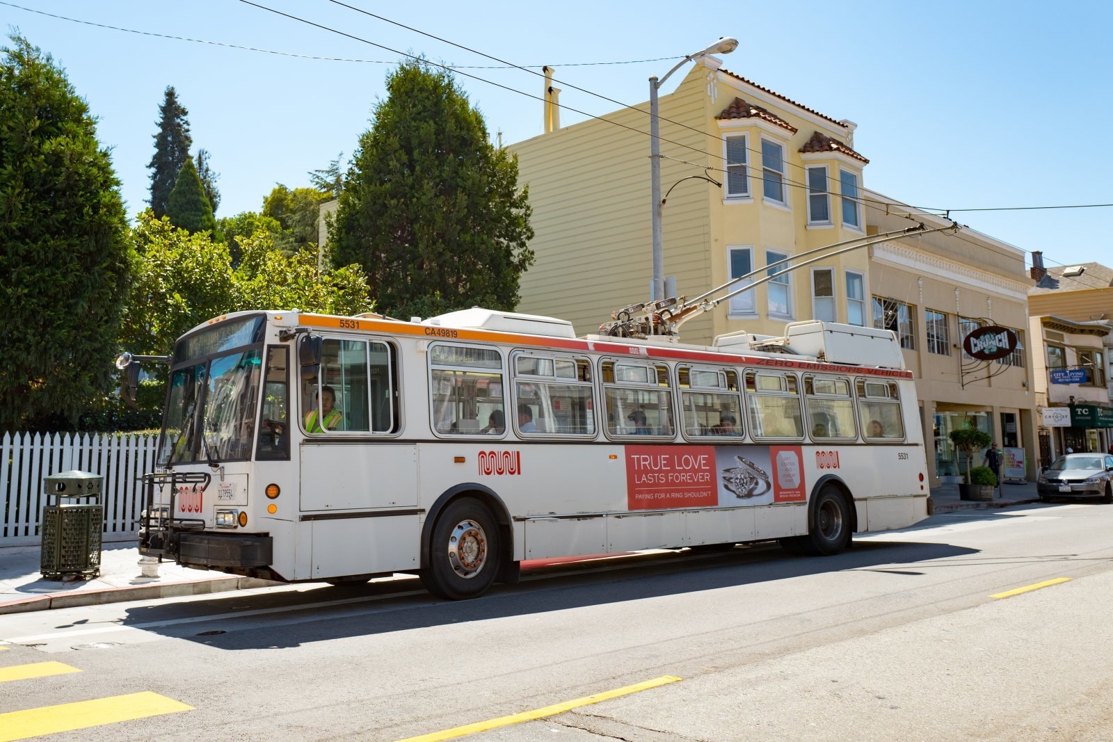С 2040 года в Калифорнии автобусы с дизельными и бензиновыми двигателями будут под запретом