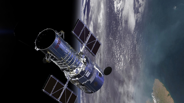 Орбитальный телескоп Hubble снова открыл «глаза»"