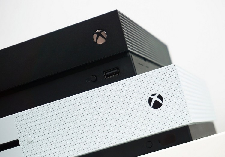 Microsoft готовит сразу четыре новые консоли Xbox"