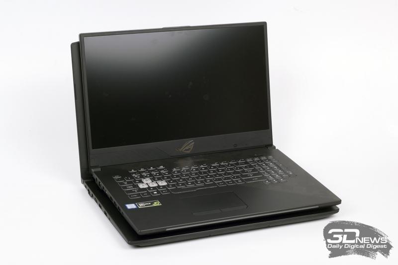 Модели ASUS GL704GM (сверху) с GL703GE