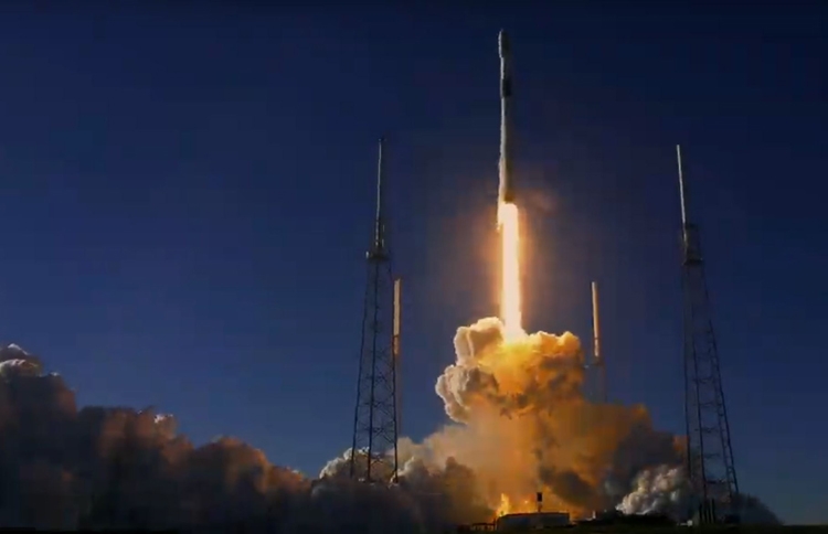 Ракета SpaceX вывела на орбиту передовой GPS-спутник"